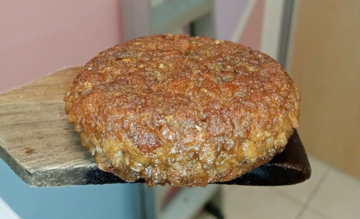 First-ever plant-based patty made from microalgae