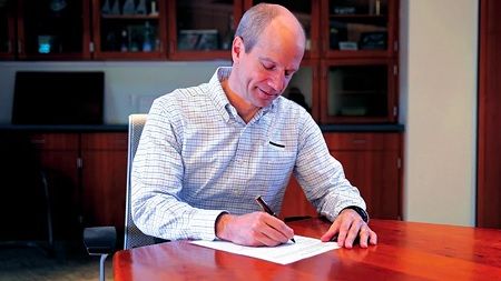Hypertherm signs two public pledges in support of inclusion and diversity in the workplace