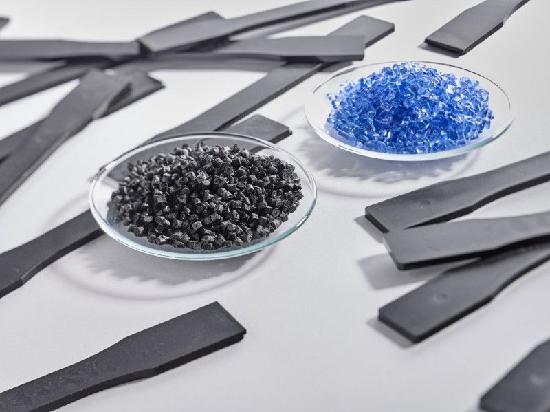 Recycling of polycarbonate composites