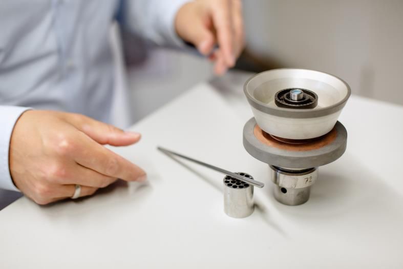 Lasers present no threat to the grinding sector