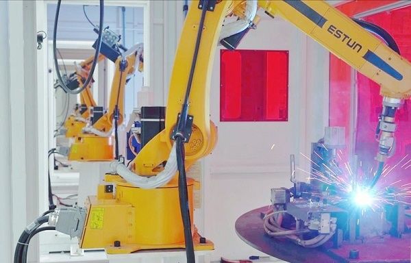 From manufacturing to intelligent manufacturing