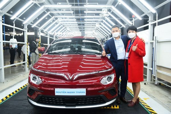 Vinfast delivers first batch of EVs to customers in Vietnam