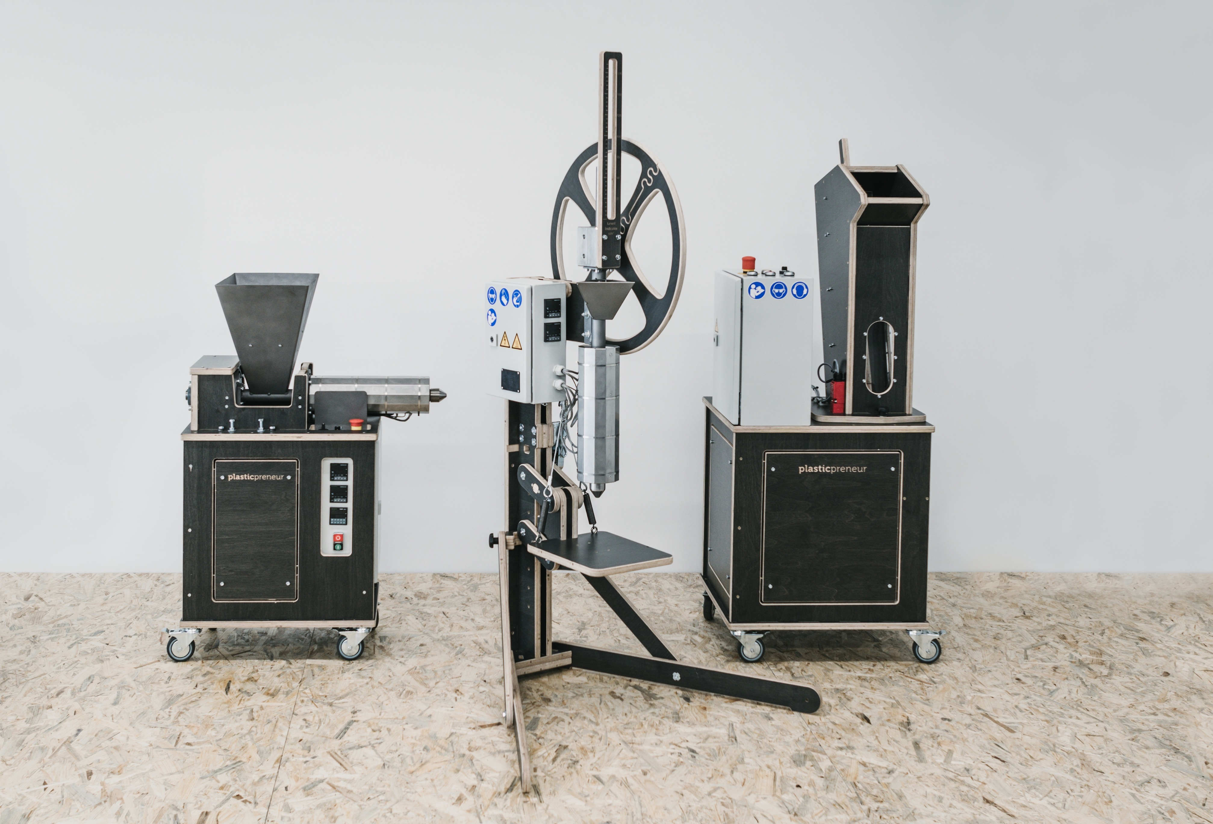 Cooperation of 2 recycling machine pioneers