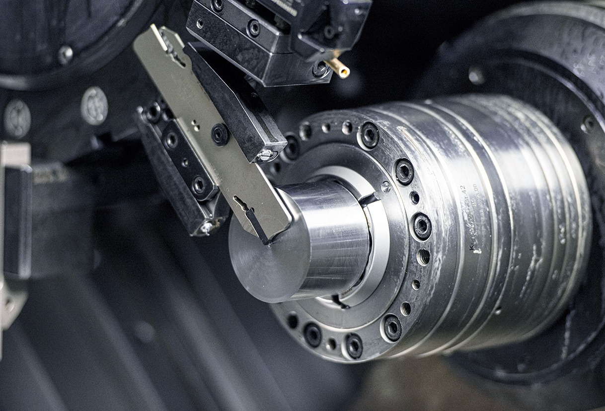 Reliable parting off in stainless steel with System 222