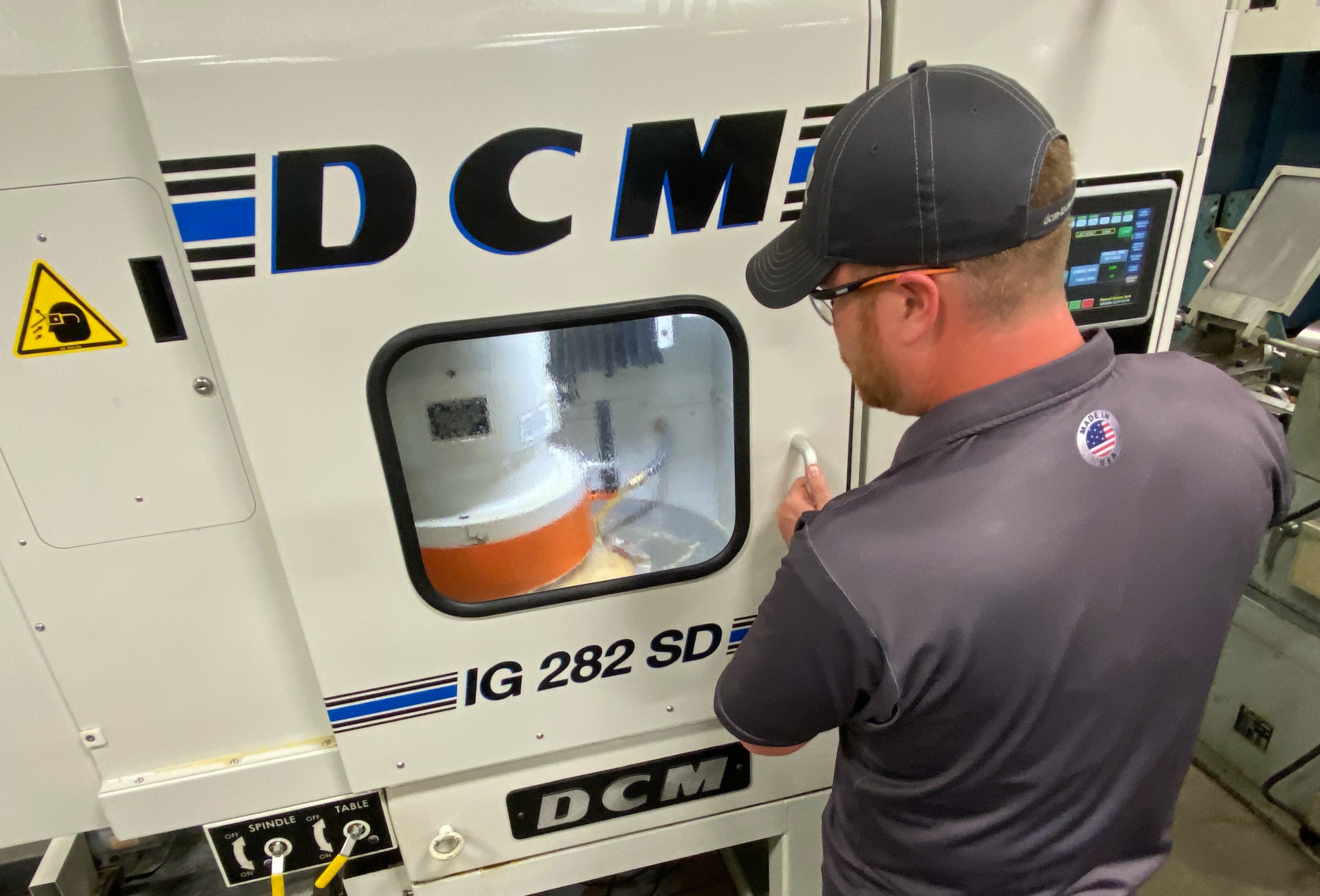 Contain the mess for cleaner, more precise grinding operations