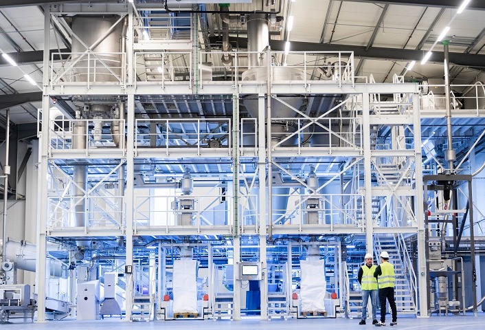 PRONATEC AG commissions a high-end cocoa processing plant with Bühler equipment