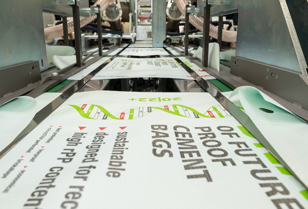 K 2022: Starlinger unveils the cement bag of the future