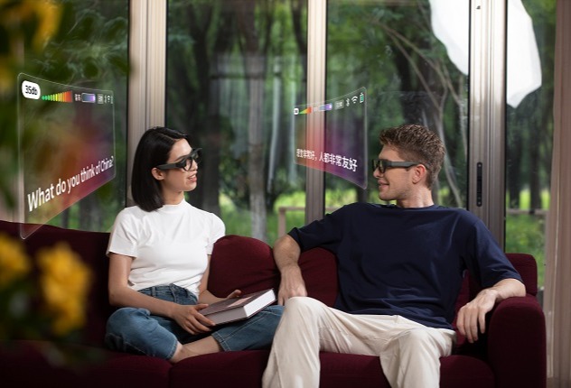 Lightweight comfort for hearing-impaired, multi-language users
