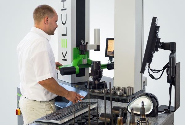 Digital tool management with integrated tool measurement