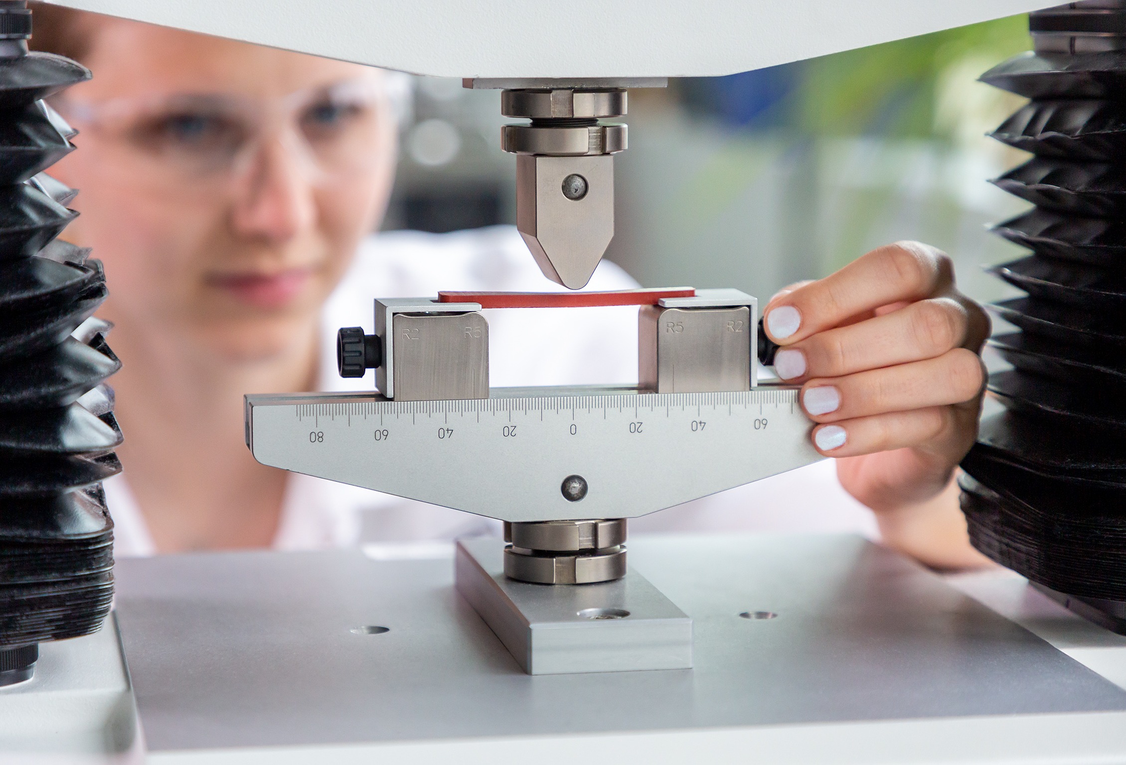 WACKER showcases silicone resin for high-temperature resistant molded parts