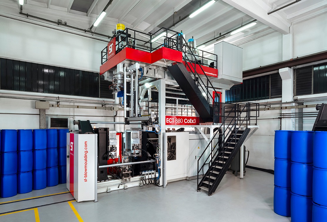 Industry leader in suction blow moulding technology is back at Plast 2023