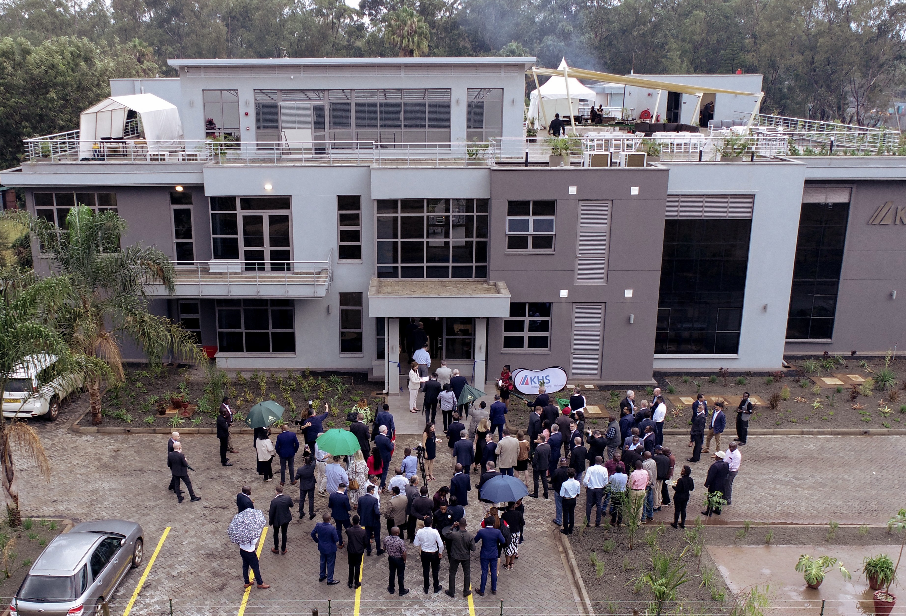 KHS expands the expertise and responsibility of its global network