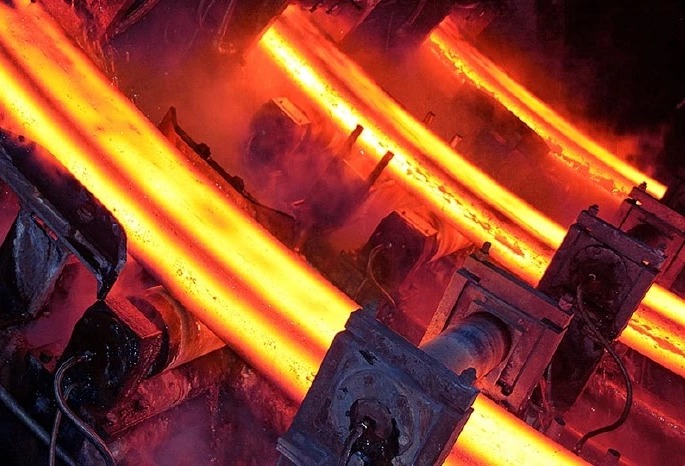 Improving steel level measurement in continuous casting