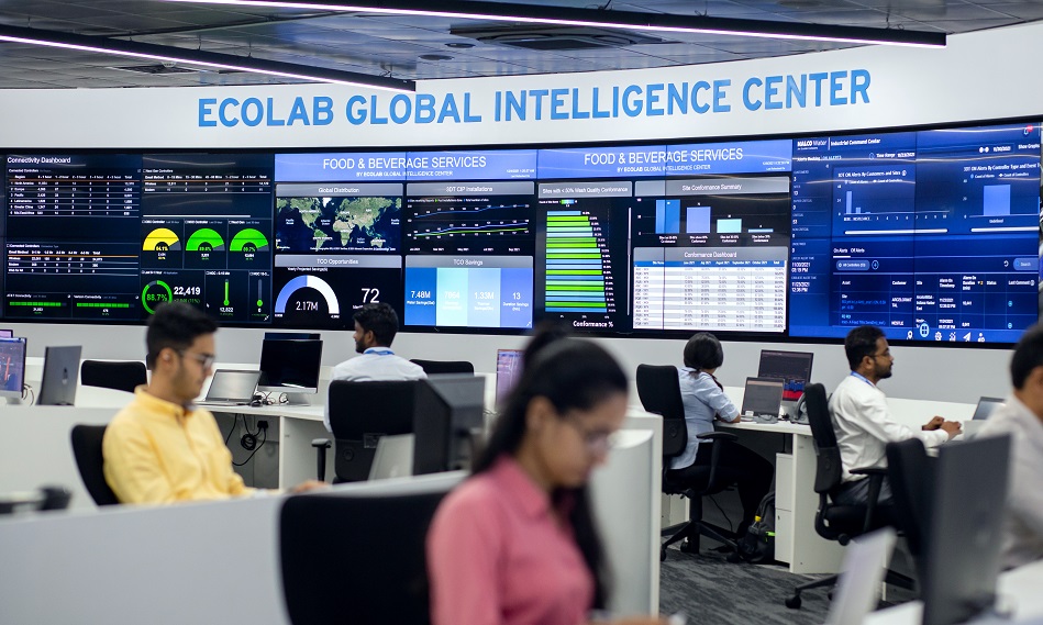 Ecolab-unveils-the-Ecolab-Global-Intelligence-Center-to-help-companies-enhance-data-driven-performance-and-sustainability-10 - Copy.jpg