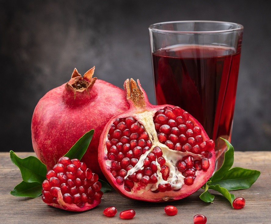 Shutterstock_GoncharukMaks_Pomegranate_juice1.jpeg