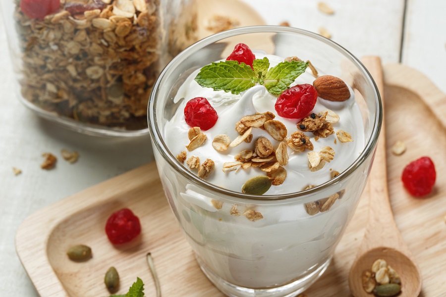 Delvo ONE - Greek yogurt in a glass (002) - Copy.jpg