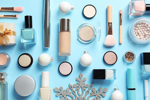 cosmetics and makeup © Chernetskaya  Dreamstime_sm.png