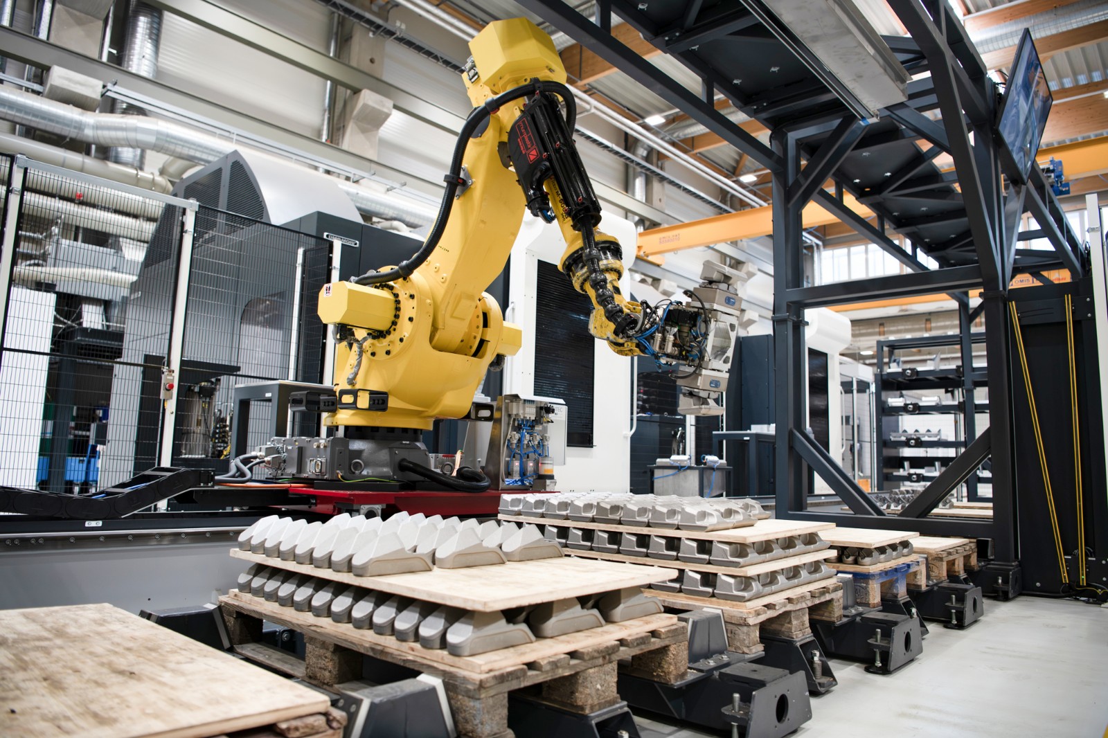 Lindner (c) Produktion_Robotik-Anlage.jpg