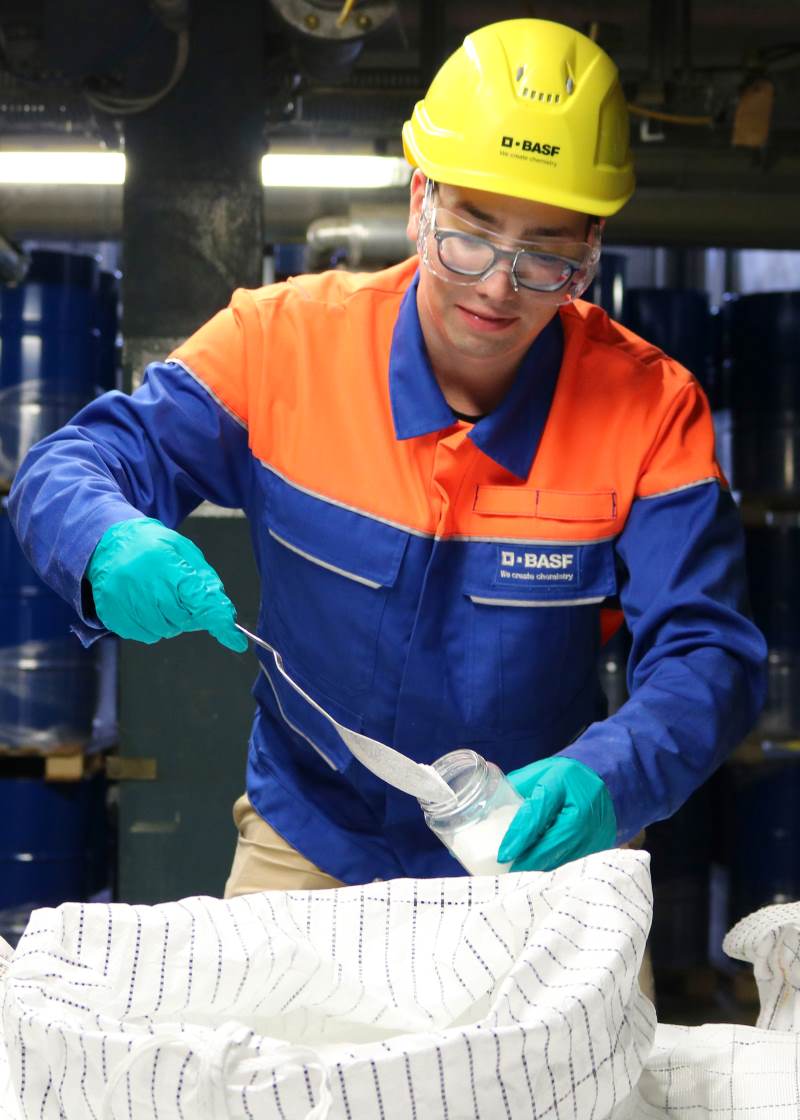 P309_BASF_launches_its_first_BMB_plastic_additives.jpg