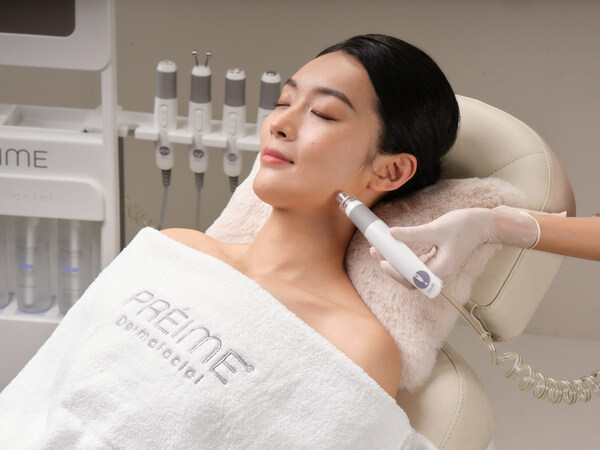 Sinclair_Preime DermaFacial in action.jpg